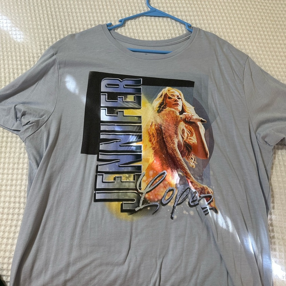 Jennifer Lopez Graphic T-Shirt - Gray